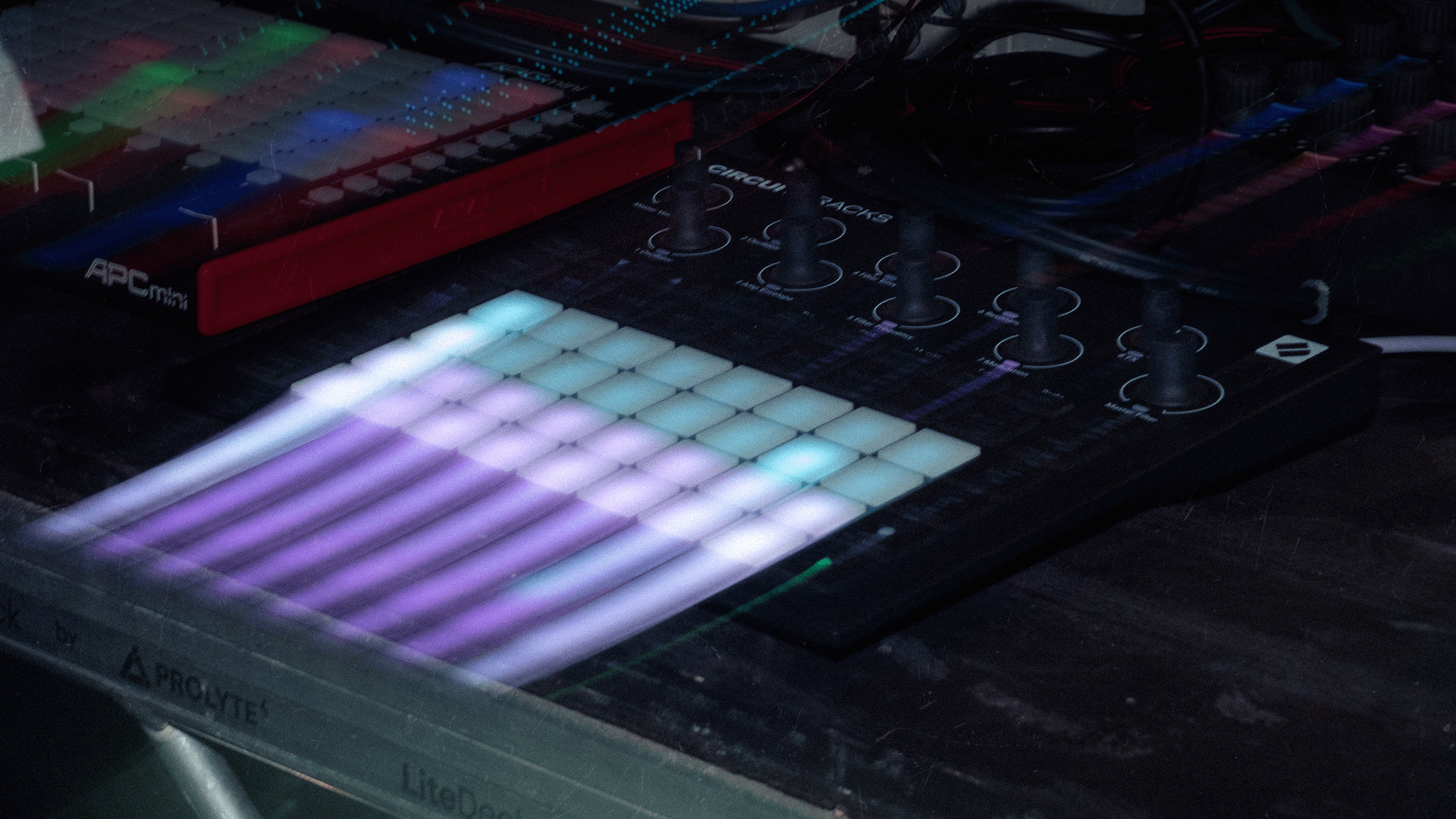 Circuit Tracks live Circuit Tracks live